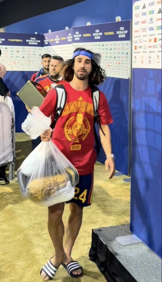 herufini's tweet photo. @sinwango @JMilei @Titanfdc Háblame de dignidad cuando lleves el trofeo en lo alto y no en una bolsa, Marrón HDP https://t.co/bTfmfWqzYd