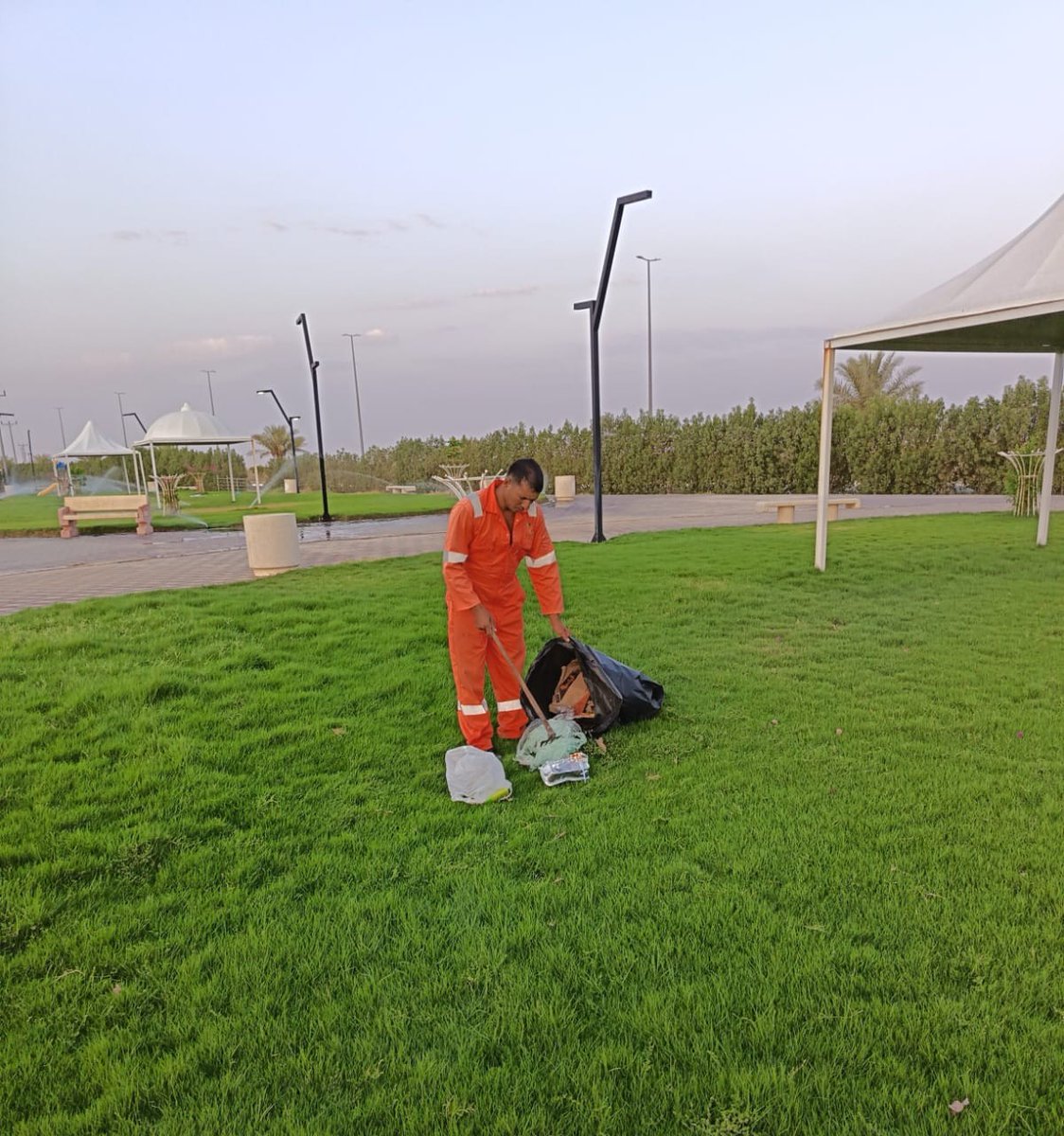 bsoltanh's tweet photo. جمال حدائقنا يبدأ من نظافتها.

⁧#أمانة_منطقة_نجران
#بلدية_سلطانة https://t.co/xKBcAzWXBD