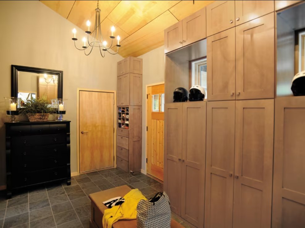 AmericanHardwds's tweet photo. No dream home would be complete without real #AmericanHardwoods. Just like these beautiful Wellborn Cabinets in this Stowe, Vermont home.
Photo Credit: @WellbornCabinet
#RealAmericanHardwood #realwood #cabinets #interiordesign #homedesign #decor #home #homedecor #hardwood https://t.co/HPtSM8Xzgk