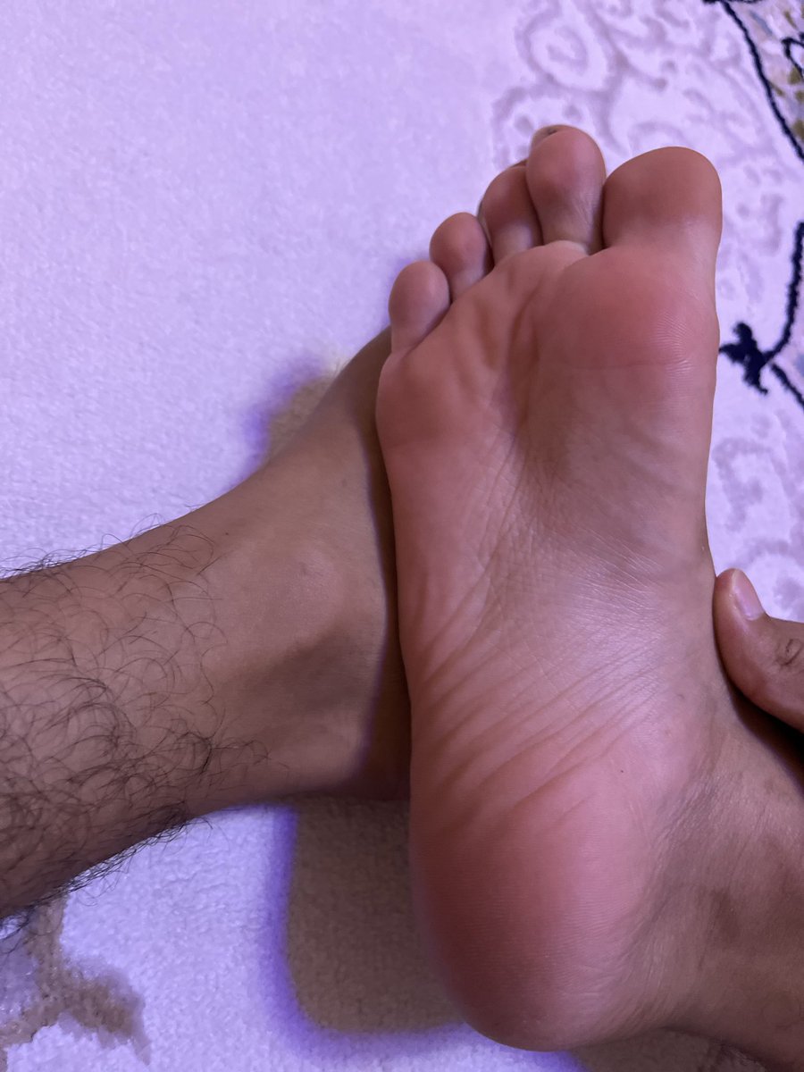 master_dakw's tweet photo. Serve your master🐶, my feet are so sweaty
#feetfetish #lick #clean #master #cashmaster #feetdominant #dominant https://t.co/LA0QFT2ftT