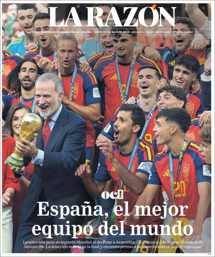 jmruizgarrido's tweet photo. Llevo años haciendo portadas de prensa, y hoy tengo que aplaudir LOS MALAVARISMOS que han tenido que hacer en @larazon_es y en el @abc_es para NO SACAR A LAMINE, NICO O BORJA IGLESIAS en sus (horribles) portadas de hoy. Por lo que sea...
#StandingOvation #StopRacism #VivaEspaña https://t.co/RbEtN5HUNh