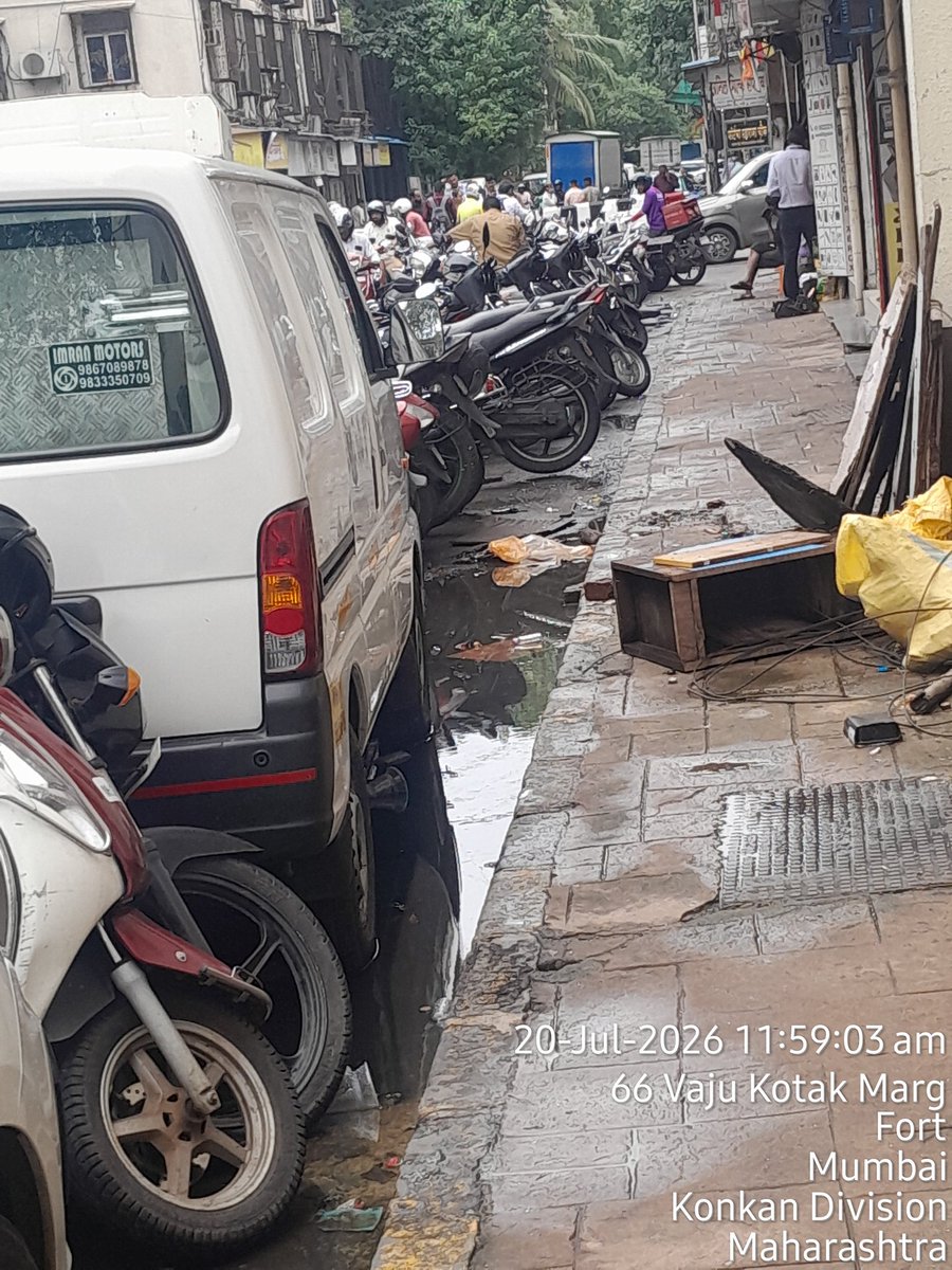 RashtriyaS's tweet photo. Urgent Attention @mybmc
At Vaju Kotak Marg, A Ward, Fort, Mumbai, stagnant rainwater has been accumulating since the monsoon began, creating a serious risk of dengue mosquito breeding. #Mumbai #BMC #DenguePrevention @mybmchealth @mybmcWardA https://t.co/AAWmqbTyhL