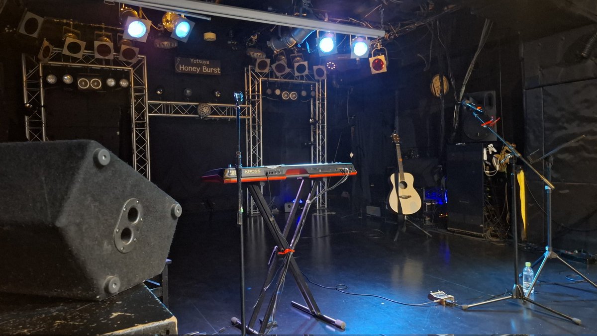 kinoshi79339869's tweet photo. 2026年7月20日(月祝)
🎐 #つみキャロ夏まつり 🎐
📍東京・四谷 Honey Burst

🎤ミニライブ　20:30～
📸交流会　21:30～

つみキャロ(@tsumicaro)さんは、
✨鎧塚るるるる！さん
✨yumiさん
のお二人による女性ユニット😊

職場で出会い、2024年に活動をスタートされたそうですが、楽曲はもちろん、演奏も歌声も素晴らしく、活動開始からまだ数年とは思えませんでした👏

歌詞もメロディーもすごく好みで、一気に引き込まれました🎶

華友(アリ○○○さん)の娘さんがyumiさんというご縁で、以前からYouTubeで動画を観ていて「いいな」と思っていましたが、今回初めて生演奏を聴いて、その印象は間違っていませんでした😊

ライブで聴くと楽曲の魅力がさらに伝わってきて、一気に引き込まれました✨

めちゃくちゃ良かったです👍✨

こういうご縁で素敵なアーティストに出会えるのは本当に嬉しいですね🍀

これからの活躍も楽しみにしています🙌