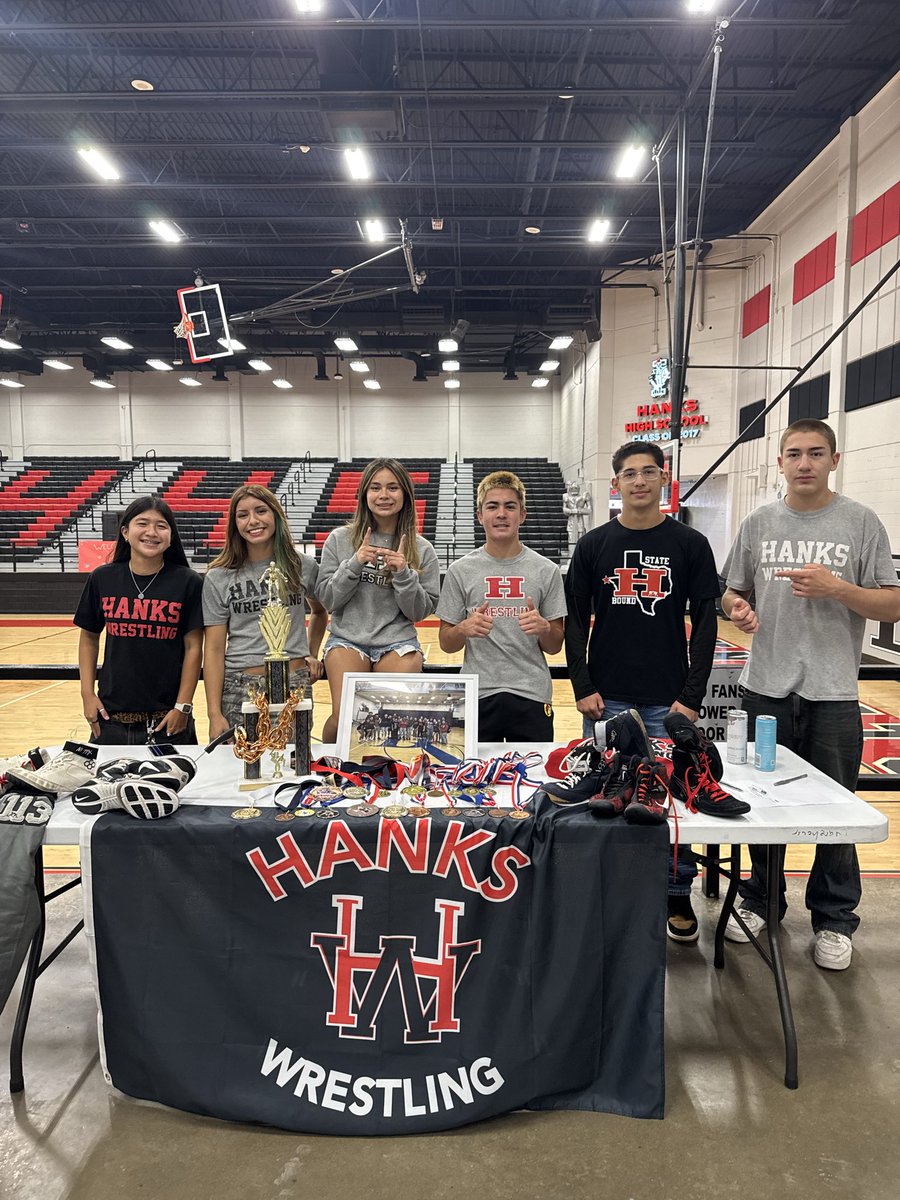 Hanks Wrestling tweet media