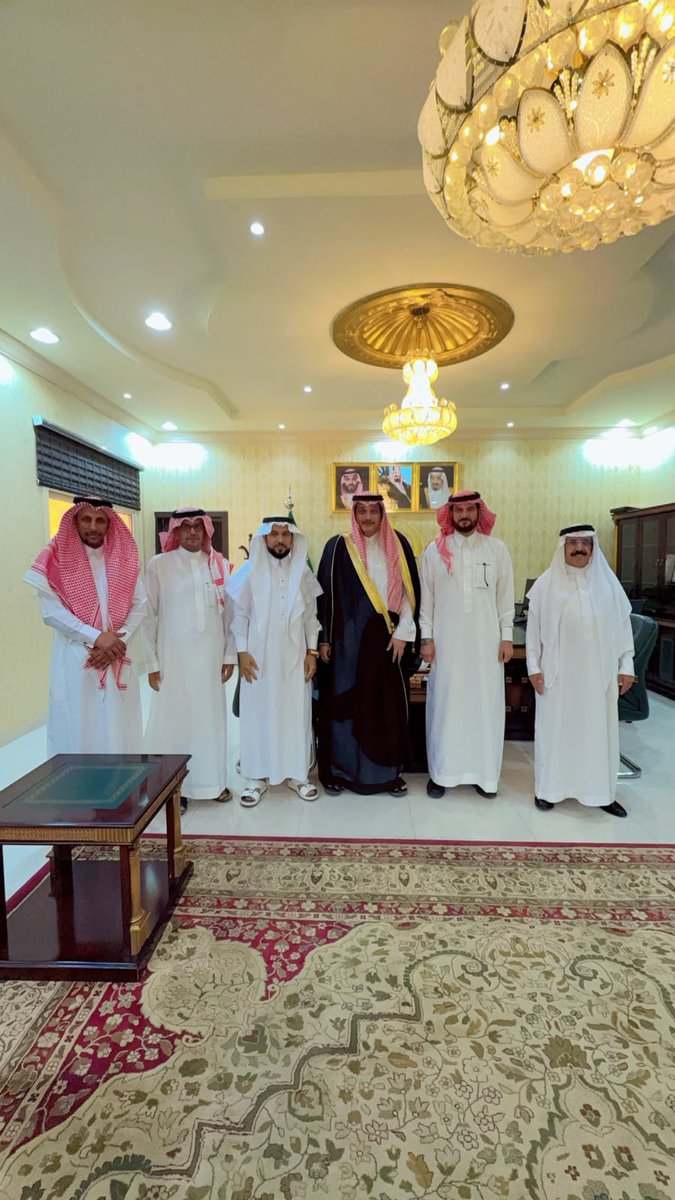 Tm2025H's tweet photo. زيارة أعضاء جمعية التنمية الاجتماعية بميسان لمحافظ ميسان الأستاذ محمد بن مسعد الحكمي
لمناقشة برنامج ملتقى الأهالي بالمحافظة ووضع الحلول اللازمة لتجنب السلبيات وإيجاد الحلول  .

#المركز_الوطني_للقطاع_الغير_ربحي
#محافظة_ميسان https://t.co/5kFsg6CB1f