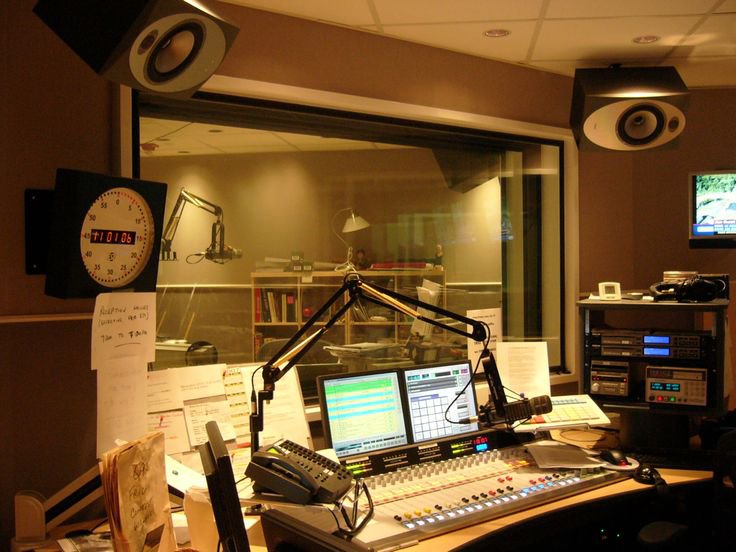 em1isz's tweet photo. #jikookau rebelde na rádio

onde park jimin é um garoto tímido e completamente apaixonado pelo guitarrista da banda da sua escola jeon jungkook ou onde jimin é secretamente a pessoa por tras do podcast mais ouvido de busan - rádio rebelde https://t.co/T8nqXFiaVi