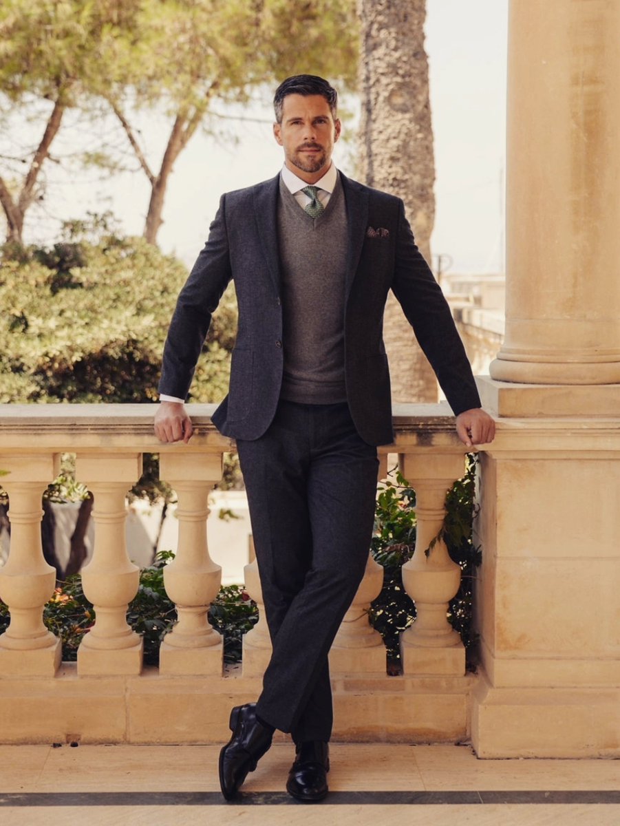 MichaelKilbey's tweet photo. Style isn’t about wearing expensive cloth.
It’s about structural clarity.
Comment 'SPACE' if you want to elevate your presence.
#gentlemenstyle #mensfashion https://t.co/VC9s7X2KX6