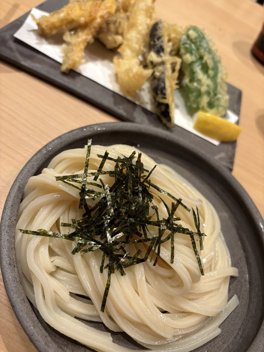 pom_0331's tweet photo. 📍水沢うどん水香苑
高崎モントレー店

ライブがある時はそのアーティストの曲を
店内で流してるらしく
お店入ったら晃ちゃんが終始流れていて
幸せな食事時間でした🥺🙏🏽❤️‍🔥

今日は吉川晃司さんのLiveがあるので
掛けさせて頂いてますって🎧🎶💕

Live前から幸せだったぁ https://t.co/WHE2je2DRL