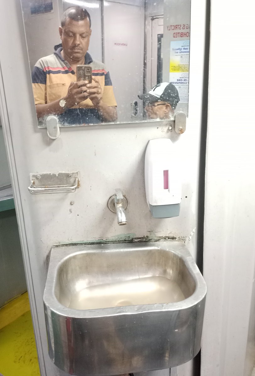 AngshumanP2021's tweet photo. @gm_nfr @RailNf Sir,the Wash Basin of Train No- 13176(Kanchamjhuga Exp.) is not in condition. Even the AC has not been decreased after calling 6291310217.Pls do the needful. 8011985852(M).

@AshwiniVaishnaw @RailwaySeva @RailwaySeva7 @drm_lmg_nfr @adrmlmg https://t.co/nDK2pTusvs