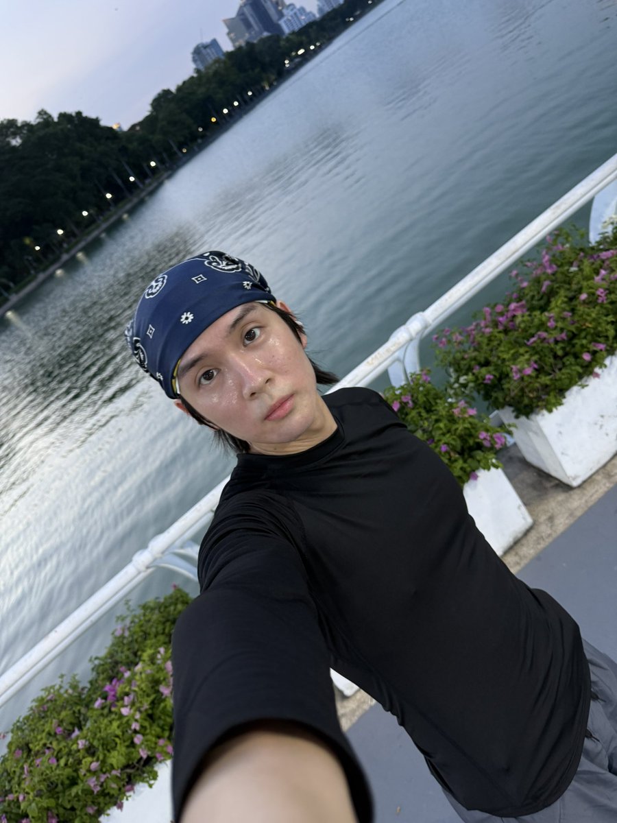 T_Aiemkumchai's tweet photo. น่าจะกลับไปยิมเหมือนเดิม Hotไม่ไหว🥵 #PonThanapon https://t.co/hy1IL92PLh
