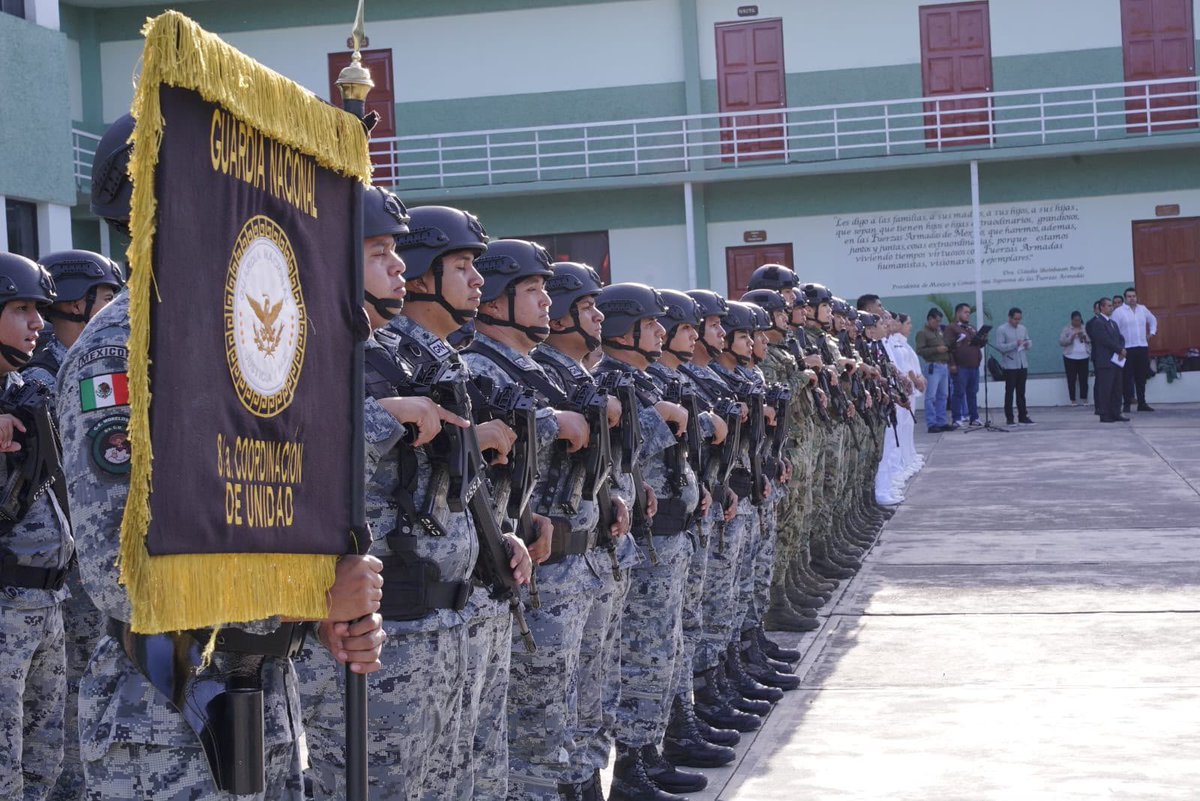 IEBEM_'s tweet photo. Junto a la gobernadora, @margarita_gs, rendimos honores a nuestro Lábaro Patrio en las instalaciones del 21.º Batallón de Infantería, en Cuernavaca. https://t.co/PmcgF5c9uJ