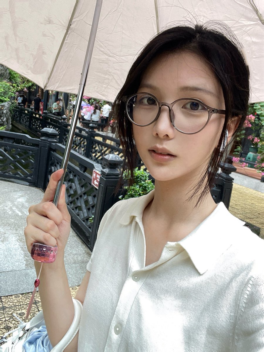 pukaIliveyou's tweet photo. 老人伞 https://t.co/SPeRB2wWVT