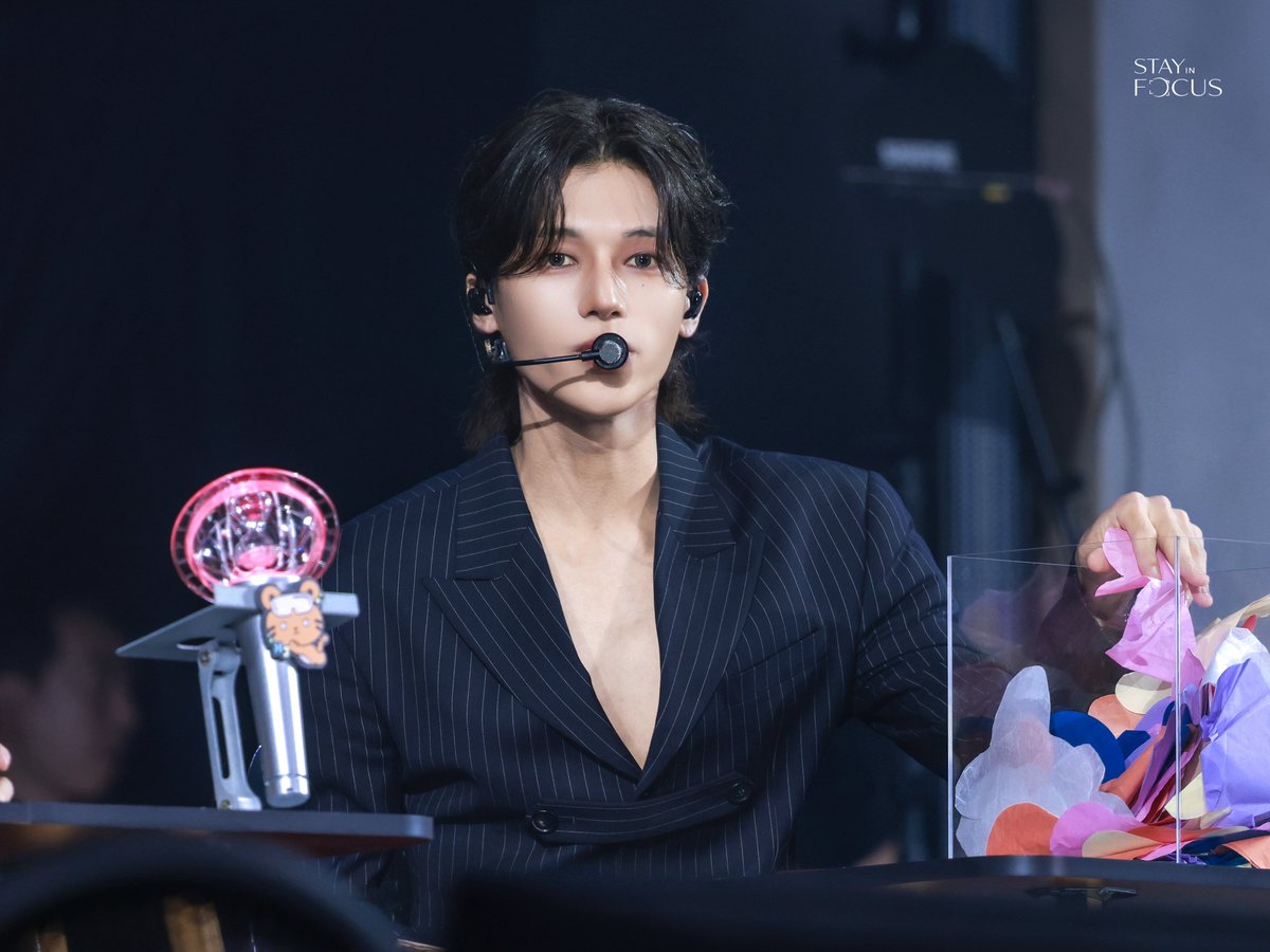 stayinfocus_jwy's tweet photo. 20260719 ATEEZ FAN MEETING 'ATINY’S VOYAGE: TINY MYSTERY' 

@ATEEZofficial 
#에이티즈 #ATEEZ #우영 #WOOYOUNG https://t.co/xJEoCK2eV8
