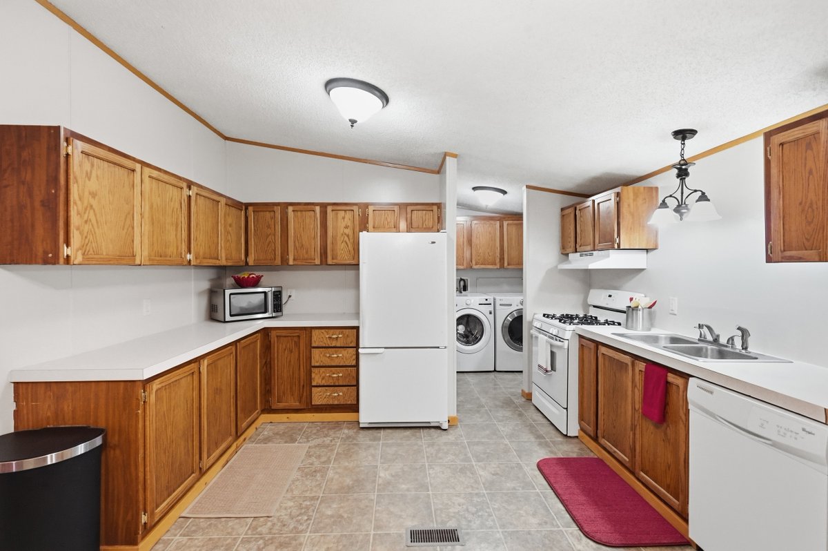 christians_team's tweet photo. #JustListed 📍 360 Hillsview Rd. Lot# 4, Spearfish, SD | $182,900
Move-in ready 4BR/2BA, 1,585 sq ft — new carpet, fresh paint, updated baths, minutes from BHSU. Real investment potential!
🔗 https://t.co/tr47da4yS7
📞 605-340-0768
#SpearfishSD #ChristiansTeamInc https://t.co/D7hC7TK8yV