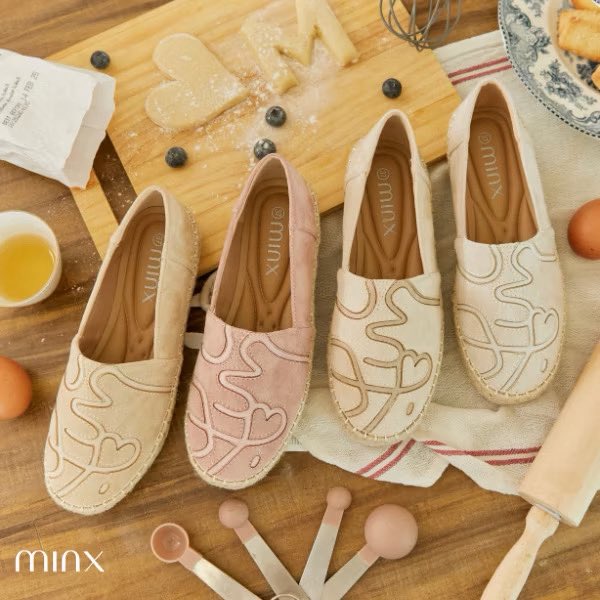 itswanwxn's tweet photo. ส่งต่อรองเท้า minx รุ่น chole fluffy velvet สี yogurt ไซส์40 🥯✨ สภาพดี ขอดูเพิ่มเติมได้ค่า

— 800 รวมส่ง — 🙇🏻‍♀️

#ส่งต่อminx #minx #ส่งต่อรองเท้าminx #รองเท้ามือสอง #ส่งต่อ #ส่งต่อรองเท้ามือสอง #ส่งต่อรองเท้า https://t.co/PMbZjQsi2C