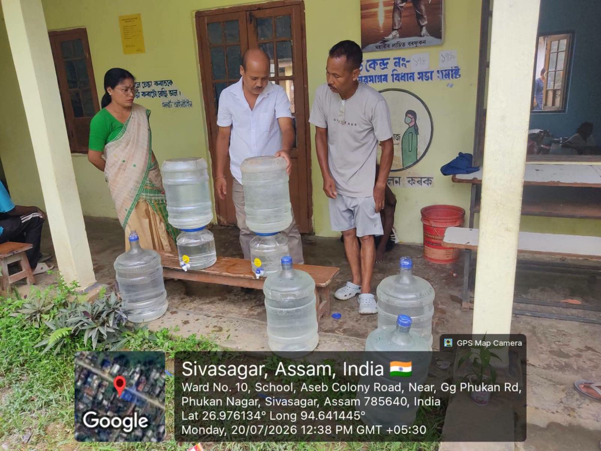 dc_sivasagar's tweet photo. Pure drinking water is being supplied to the flood-affected people at the relief camp set up at Phukan Nagar Primary School in Sivasagar district.
#FloodRelief #Sivasagar #AssamFloods #ASDMA #DIPROAssam #ReliefCamp #PureDrinkingWater #Assam https://t.co/ygJG9nw92l