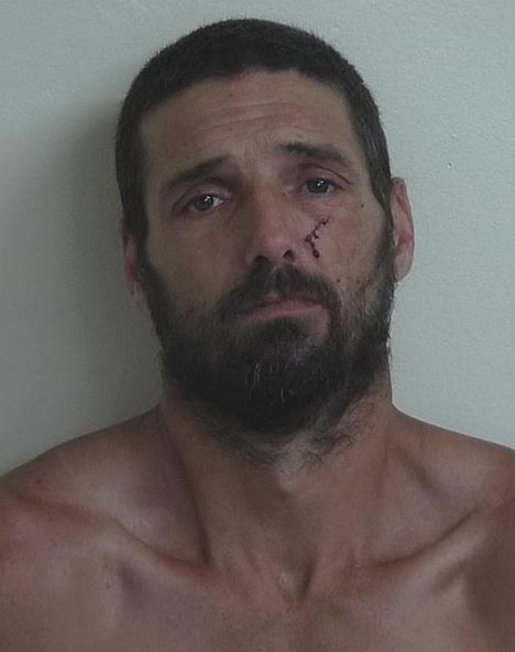 TheMaineWire's tweet photo. Bert Holmquist, 43, of Peru, allegedly confronted deputies with an axe and machete, on Friday, assaulted law enforcement, and damaged a cruiser after he was taken into custody.

Details:
https://t.co/GyrCnHGUvD https://t.co/YB76N4nACM