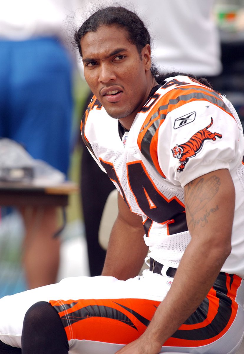 _iamlougotti's tweet photo. Name an underrated wide receiver you grew up watching

I’ll start with T. J. Houshmandzadeh https://t.co/cdacmX2QYZ