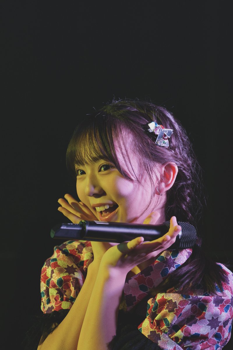 mar_3mar_3's tweet photo. しぶいちゃん
去年の渋新聞に続いて今回は自作のシブコの絵を破いて登場。撮れてないのが残念ですが、いつも楽しませてくれてありがとう。
2026.7.18 大阪　昼　森ノ宮ピロティホール

さらに休みの最後はサマステも楽しませてもらえました。

#HKT15周年ツアー
#渋井美奈 https://t.co/iU4qdYr8Dt