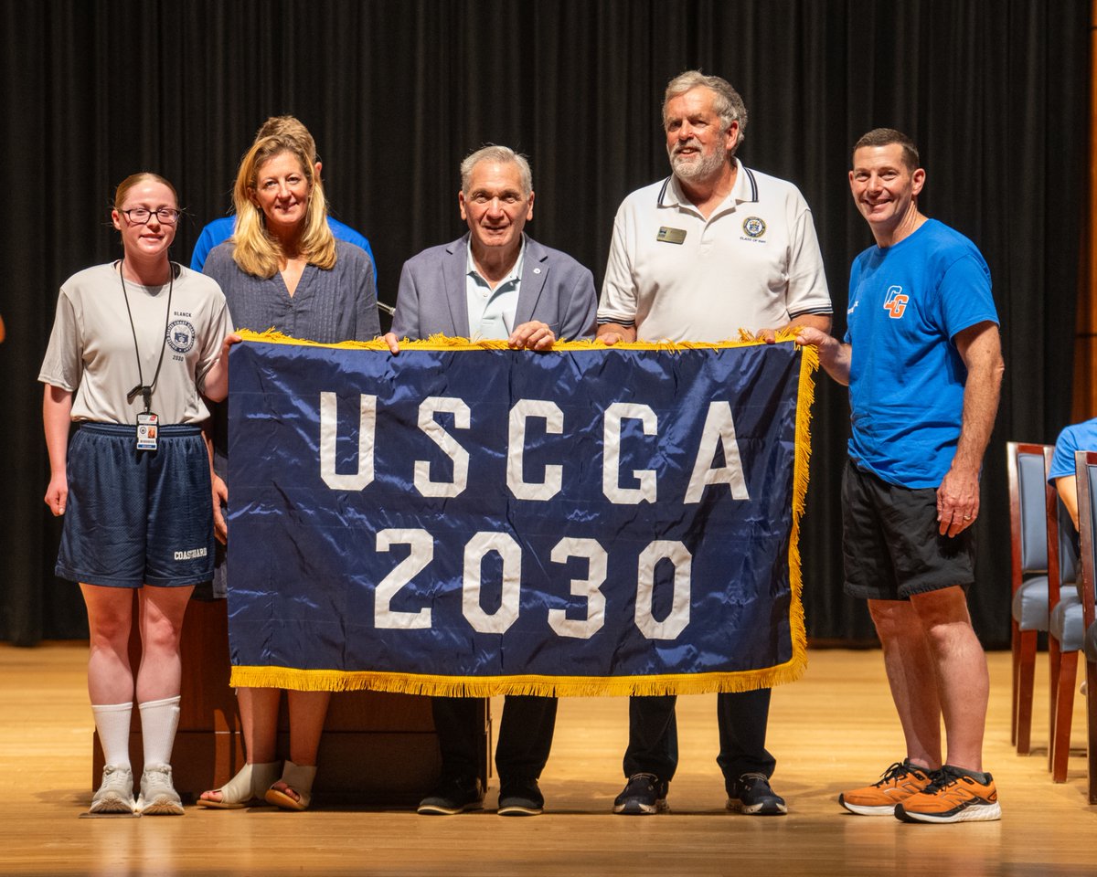 USCGAcademy's tweet photo. This past weekend the swabs completed the Long Blue Climb and earned their class flag!⚓️⛰️
The  official presentation of the class flag to the swabs symbolizes their identity as a class and recognizes their progress during the demanding first weeks of military training.
#USCGA https://t.co/c0WNqc6SgS