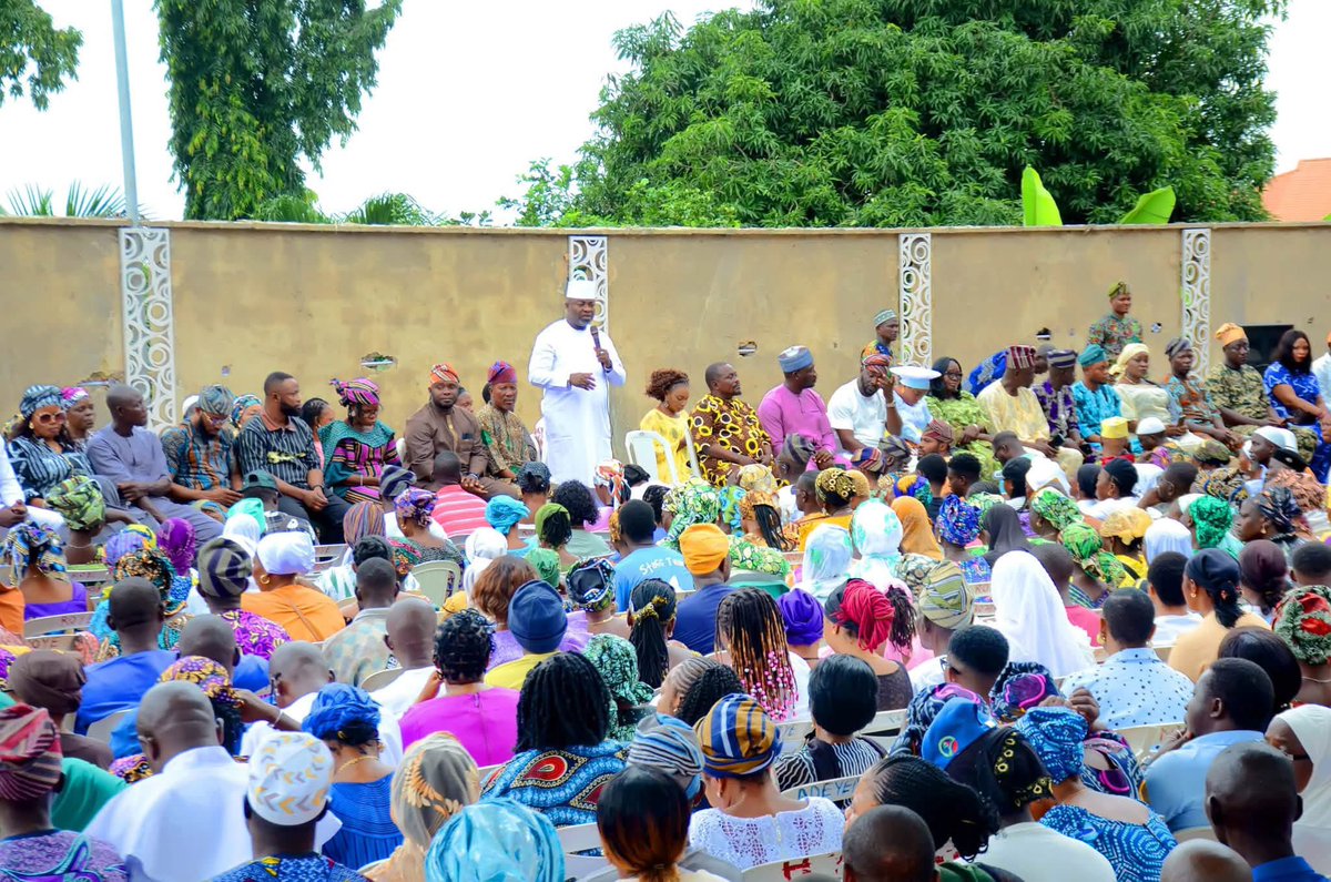 Ola_Of_Ogun1's tweet photo. Grassroots Momentum Builds as Amosun Mobilises 1,000 Coordinators for Senator YAYI in Abeokuta South

The growing grassroots support for the governorship aspiration of Senator Solomon Olamilekan Adeola YAYI received another boost on Sunday as the Federal Commissioner representing Ogun State at the Revenue Mobilisation Allocation and Fiscal Commission (RMAFC), Hon. Akeem Akintayo Amosun, convened a strategic re-sensitisation meeting with 1,000 coordinators of the Hon. Akeem Amosun Political Movement from the fifteen wards of Abeokuta South Local Government Area.

The meeting, held at AK City, Kemta Idi-Aba, Abeokuta, focused on strengthening the movement’s grassroots structure and enhancing coordination ahead of the 2027 general elections. The coordinators were charged with intensifying community engagement and expanding support for the All Progressives Congress (APC) and its governorship candidate, Senator Solomon Olamilekan Adeola YAYI.

Addressing the gathering, Hon. Amosun urged the coordinators to sustain ward-level mobilisation through regular consultations and door-to-door engagement while promoting Senator YAYI’s track record of effective representation, impactful leadership, and commitment to the development of Ogun State.

He emphasised that the exercise was strictly a coordination and sensitisation meeting, noting that it was not an election campaign, as the Independent National Electoral Commission (INEC) had yet to commence the official campaign period. He stressed that the movement would continue to lawfully educate, organise, and prepare its members pending the commencement of campaigns.

Hon. Amosun reaffirmed his confidence in Senator YAYI’s capacity to provide purposeful leadership for Ogun State, describing him as a competent, experienced, and people-centred leader whose record in public service continues to inspire confidence across the state.

The meeting drew enthusiastic participation from coordinators across all fifteen wards of Abeokuta South, who pledged to deepen grassroots mobilisation and broaden support for Senator YAYI’s governorship aspiration, as well as the re-election of President Bola Ahmed Tinubu.

As part of efforts to sustain the momentum, the leadership of the Hon. Akeem Amosun Political Movement announced that an expanded re-sensitisation meeting involving a larger number of coordinators will be held in August to further consolidate support for Senator Solomon Olamilekan Adeola YAYI across Abeokuta South Local Government Area.