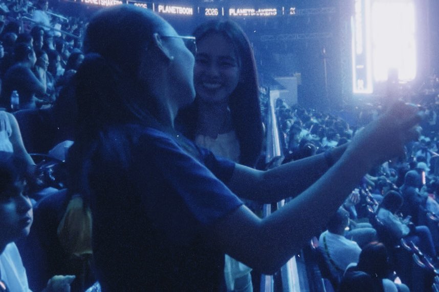 gel_forash's tweet photo. fav photo of us. meeting her totally healed everything inside of me❤️‍🩹

got to meet the most down-to-earth artist, @ashtineolviga_🫀 https://t.co/tBoMMk16ZY