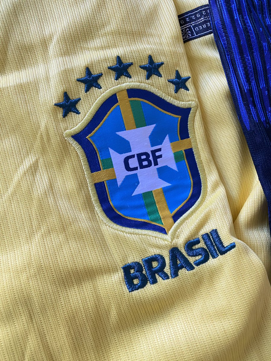 faustocps's tweet photo. Copa terminou ontem, camisas chegaram hoje. Pronto para as eleições agora haha https://t.co/g3wg6t3egL
