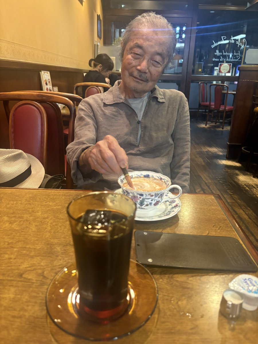 snack_micazuki's tweet photo. 日曜は久しぶりに池谷ボスとデート
コンチネンタル写真事務所がクローズしてしまうのは寂しいけれど
これからも素敵な作品を楽しみにしています❤️ https://t.co/DmuZI86Z8w