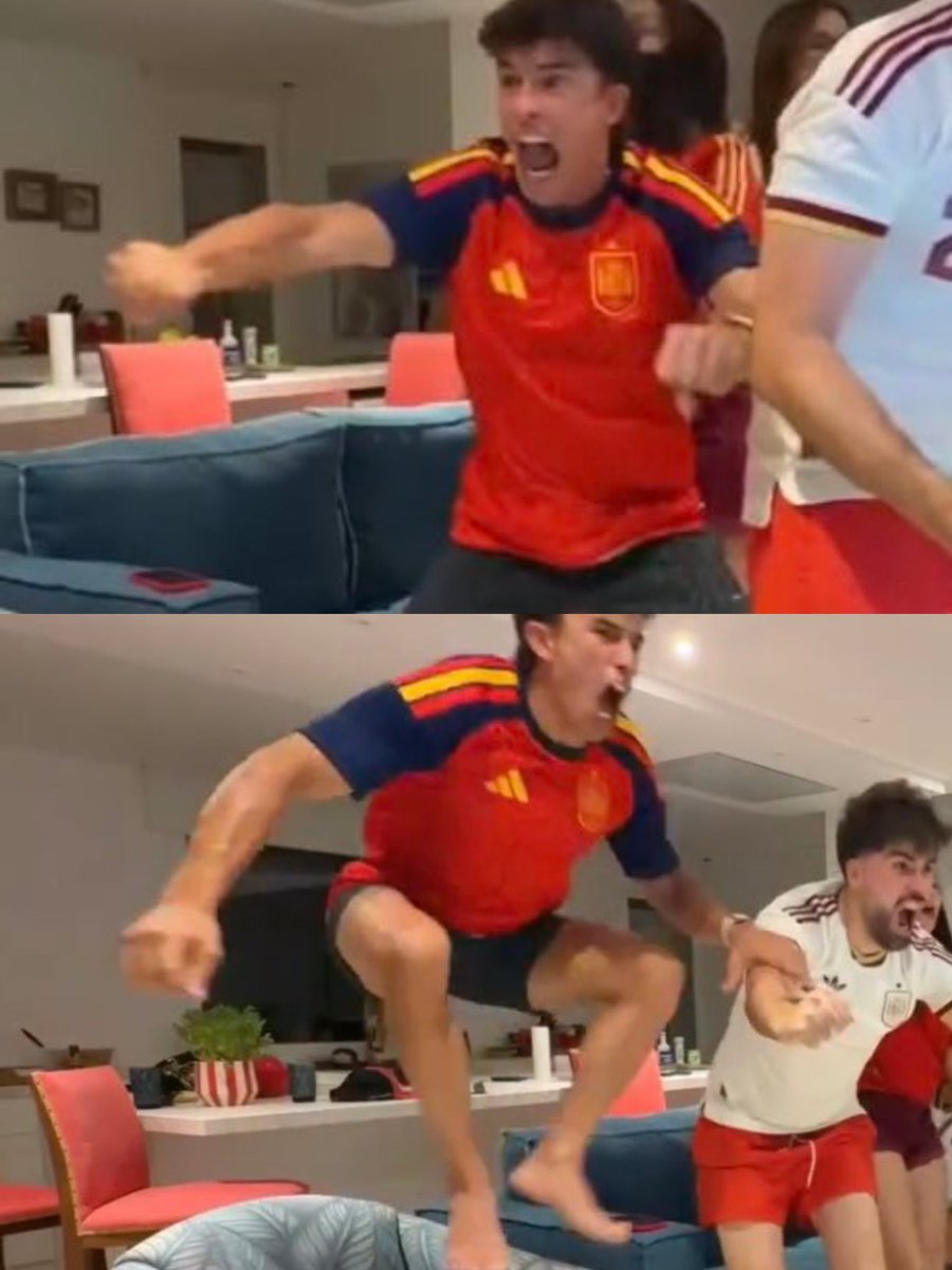 BehindTheGP's tweet photo. Ekspresi Marc Marquez ketika Spanyol berhasil mencetak gol.

Paling heboh 😂🤣 https://t.co/K4oITa6UfV