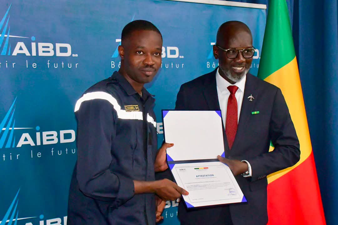 meteosenegal's tweet photo. Pompiers d'aérodrome : L'AIMAC forme sa première promotion avec un programme validé par l'ANACIM

https://t.co/f74MTINLdr

#anacim #meteosenegal #aibdsa #aimac #ASECNA #BNSP #armeedelairsenegal #pompiersaerodrome https://t.co/3RxkBToFQK