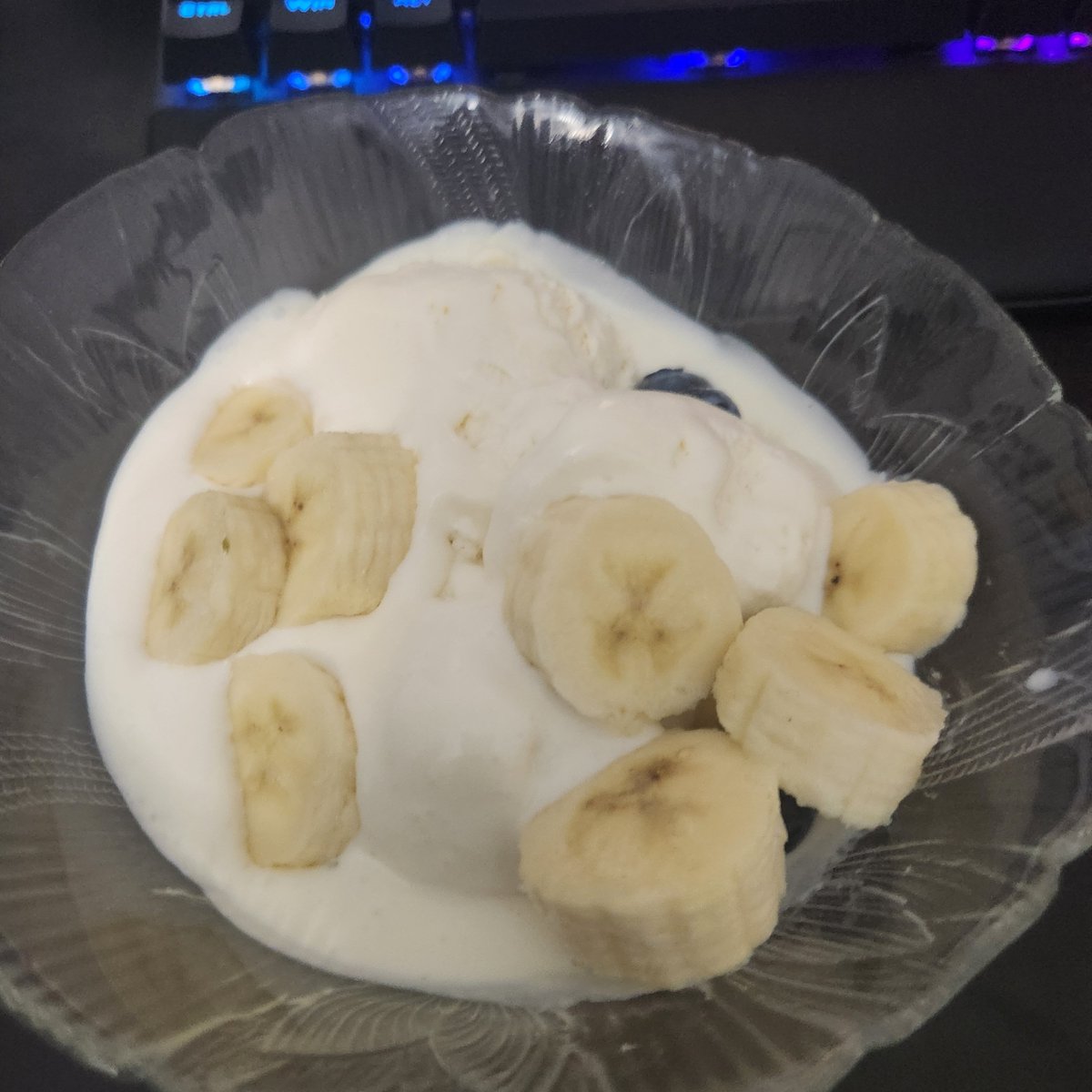 SwirlToransendo's tweet photo. So, yesterday was Ice Cream Day. Good thing I took some time to make my own ice cream the day prior! Turned out so good. https://t.co/0ql9pjMFf4