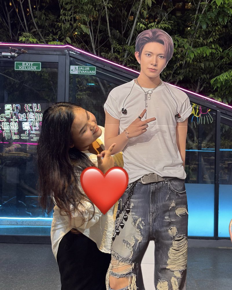 fyrevxnn's tweet photo. coz after all this time, i'm still into you❤️
@h_evva_n
#EVRSD #EverSelcaDay #EVER #EVAN #에반 #HEESEUNG #희승 https://t.co/B9lzju3tJ4