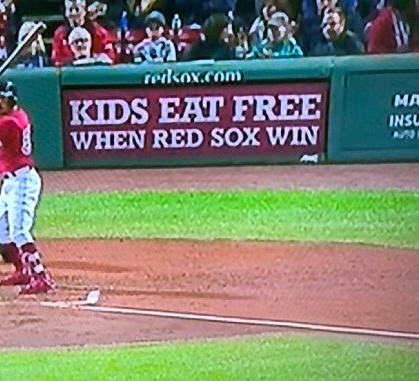 MKEmond's tweet photo. 99 Restaurant employees during this Red Sox winning streak  🚬 https://t.co/Y2WwwCMYYa