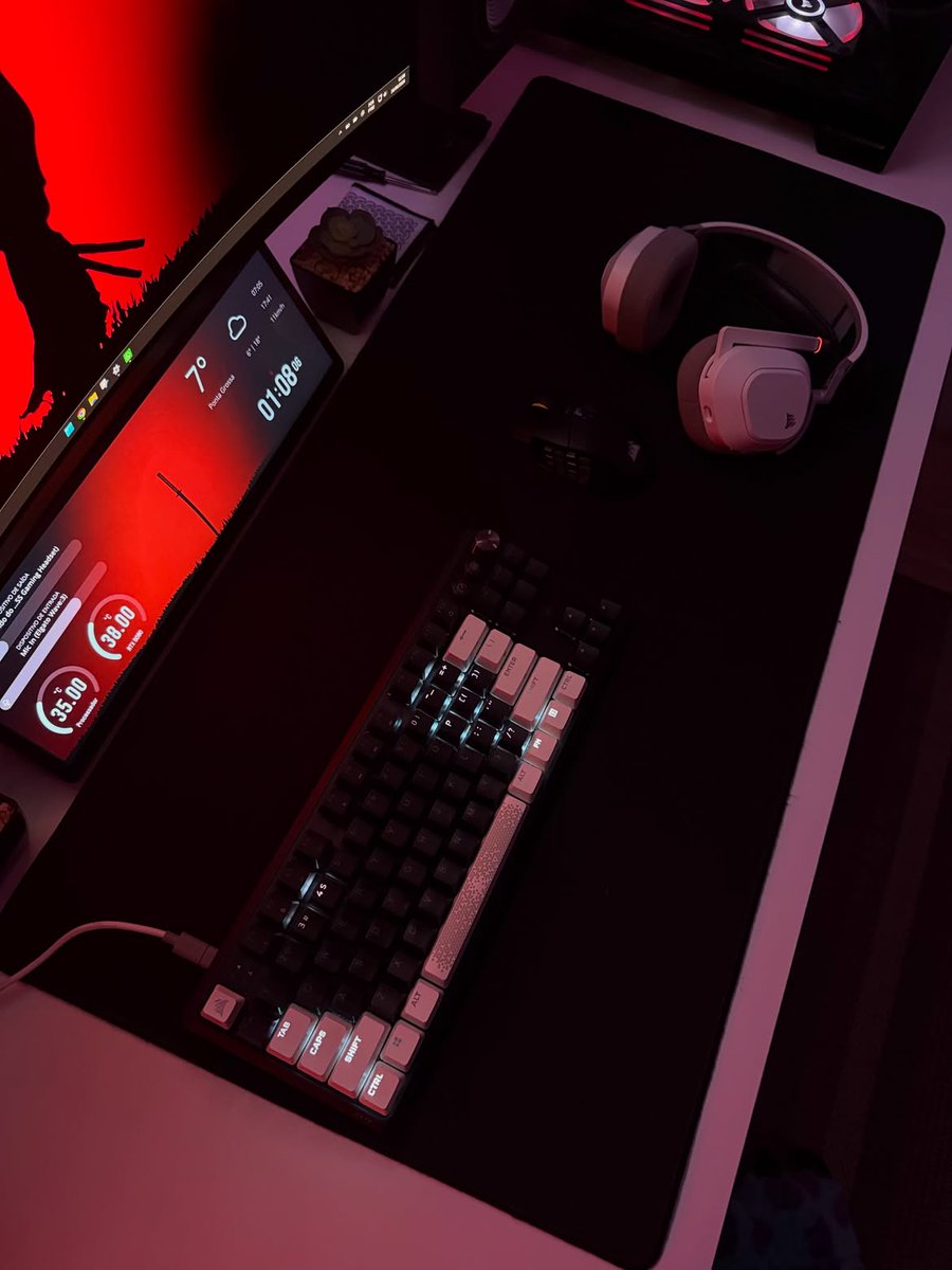 CorsairLatam's tweet photo. ¿Qué GIF describe mejor este setup? Déjalo en los comentarios. 🎮
#Corsair #setupgamer #gaming #gamer https://t.co/8iLJBF5X6X