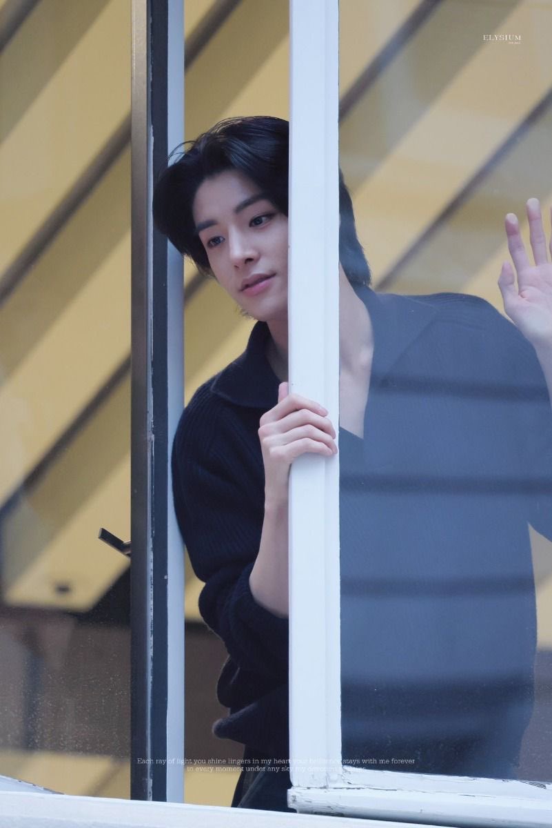siimuun_'s tweet photo. 디즈니왕자 https://t.co/RNw6H5s4gP