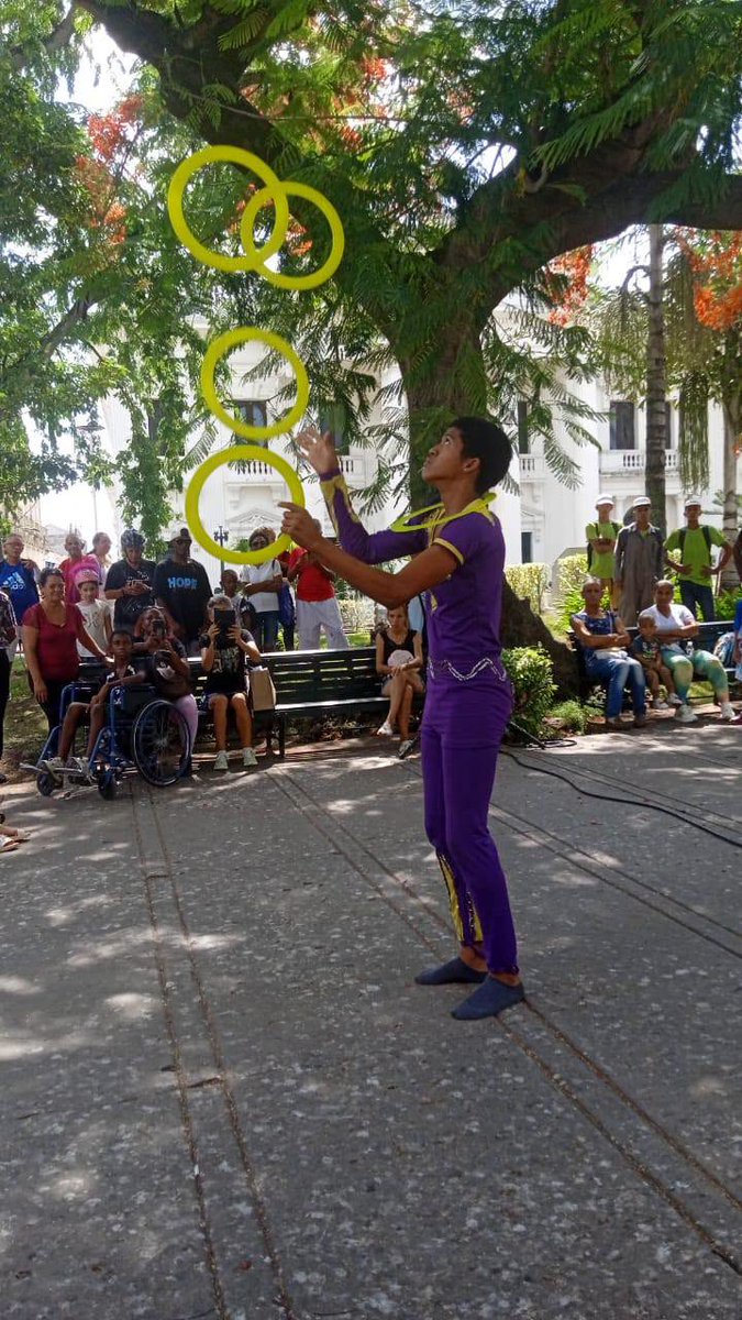 portal_villa's tweet photo. Presentaciones: Por los caminos de Pelusín del Monte del Consejo Provincial de las Artes Escénicas con los grupos: Teatro Adentro,Compañía Mejunje y la Compañía Oché llenaron de alegría a los más pequeñines con su magias, malabares, juegos de participación
#VilllaClaraConTodos https://t.co/JYYUJmsNIk