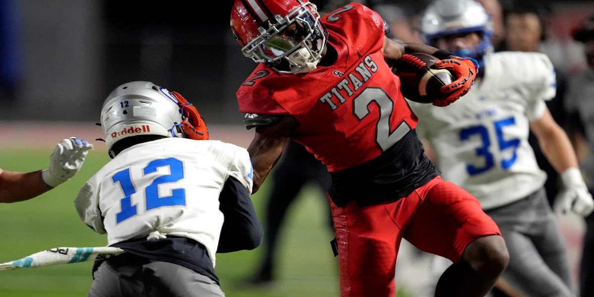 usatodayhss's tweet photo. Which high school football teams own the longest winning streaks entering 2026?

📸 BRYAN TERRY/THE OKLAHOMAN https://t.co/7lp3u66hdj https://t.co/fSAy46ZyRk