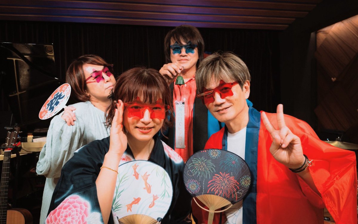 nakazatomami's tweet photo. 海の日でヒデ祭り🍉🏖️
ご一緒させていただけて、本当に嬉しかったです😭💙
優しいお客様とヒデさんからの全力ケチャは一生の思い出になりました😭❤️
マジでキュンでした🥺🫰

会場のぼんぼりやHIDE MATSURIゼリーも喜んでいただけたみたいで、幸せいっぱいです☺️🌠

パリピ吉川さんとギャルピース🤣✌️ https://t.co/c8K2GXRiiX