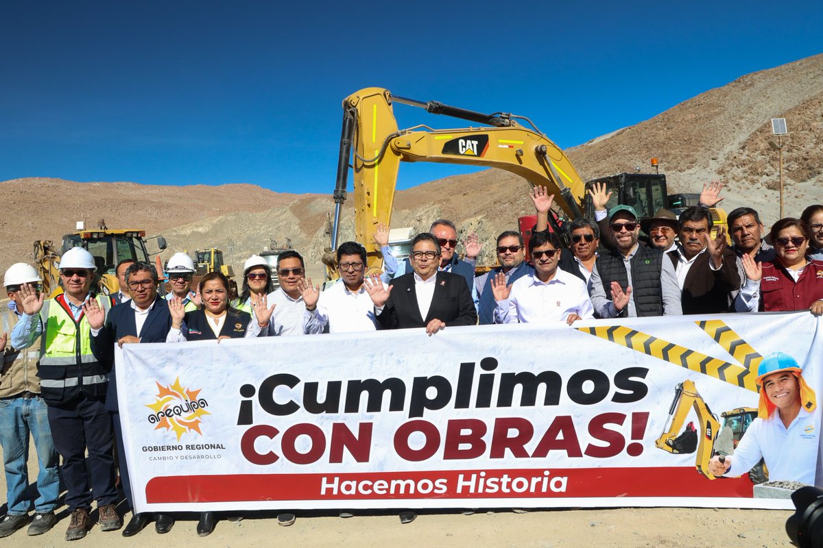 ProInversionPe's tweet photo. 🏗✨️¡Arequipa avanza con una Obra por Impuesto histórica! Se dio inicio a la ejecución del túnel mellizo de la vía Arequipa–La Joya, un proyecto que fortalecerá la conectividad y mejorará el tránsito hacia zonas estratégicas del sur del país. El acto fue liderado por el presidente ejecutivo de #PROINVERSIÓN, Luis Del Carpio, y el gobernador del @GOREArequipa, Rohel Sánchez.