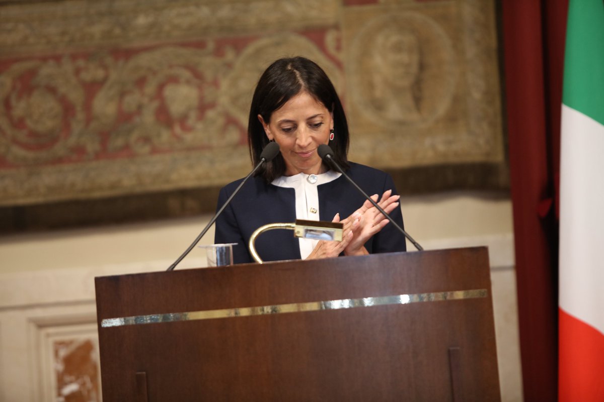 Rajavi_Iran_A's tweet photo. نايكة غروبيوني: المقترح الموثوق لإيران المستقبل مشروع السيدة مريم رجوي
⬇️
https://t.co/sTUWVePYi7 https://t.co/DjeLSV4ruy