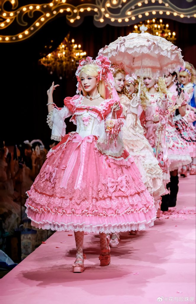 clobbaonline's tweet photo. Mademoiselle Pearl Barbie new design preview~ https://t.co/S6b2qGtZj9