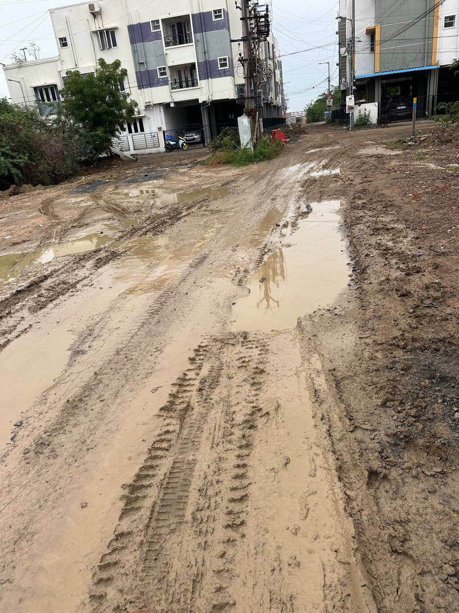 kvinot's tweet photo. @CMOTamilnadu @actorvijay @chennaicorp @EcrPSaravanann @sameerangs facing road issues for more than 3months. Due to the poor condition school buses and water tanker lorries are unable to enter our area. road is extremely muddy and slippery, making it very difficult &amp; unsafe https://t.co/DU3yTRLoUK
