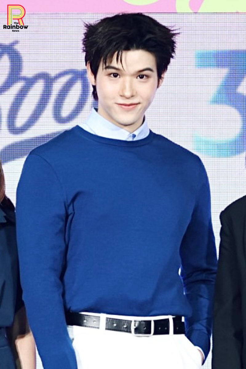 RainbowNewsent's tweet photo. “สกาย วงศ์รวี”  Friend of Boots ในงาน "Boots 30th Anniversary Event" 💙✨

BOOTS ANNIVERSARY X SKY

#BootsThailand
#Boots30Anniversary
#BootsxSky
#skywongravee https://t.co/gJKxw9Qxt5