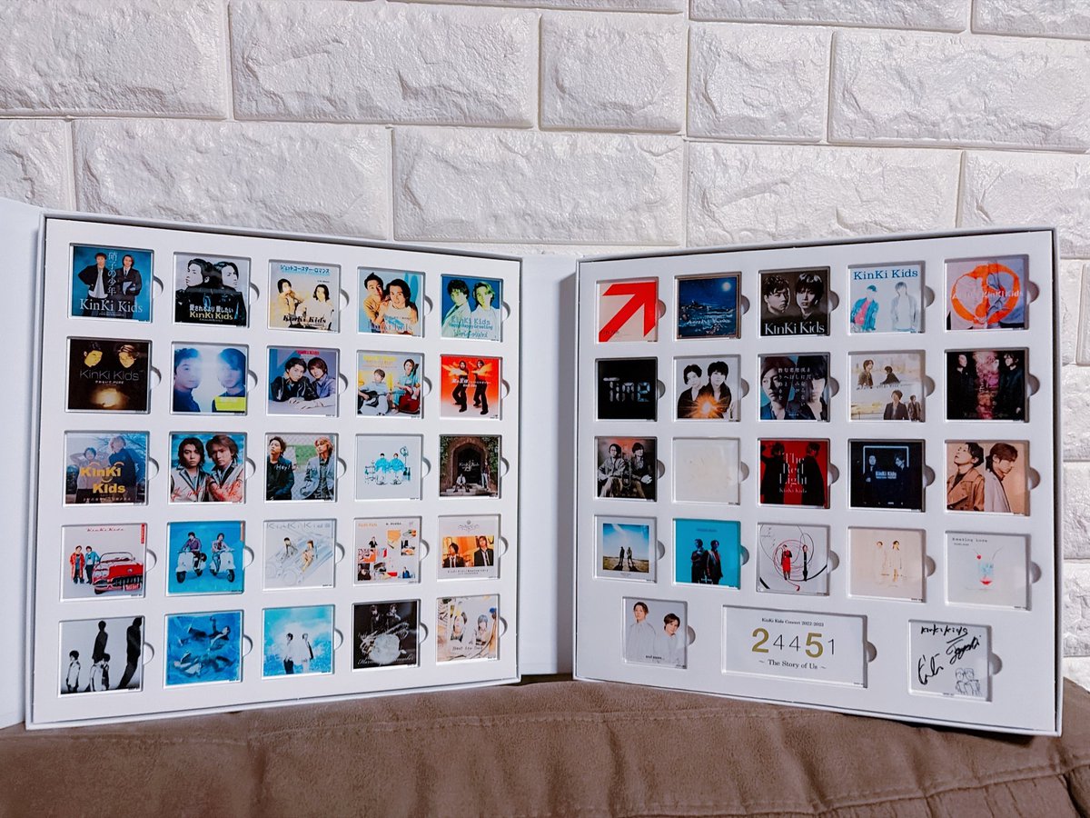 24451 ジャケ写アクスタコレクション ジャケ写アクスタコレクション、買った時は大きいし持ち歩けないし