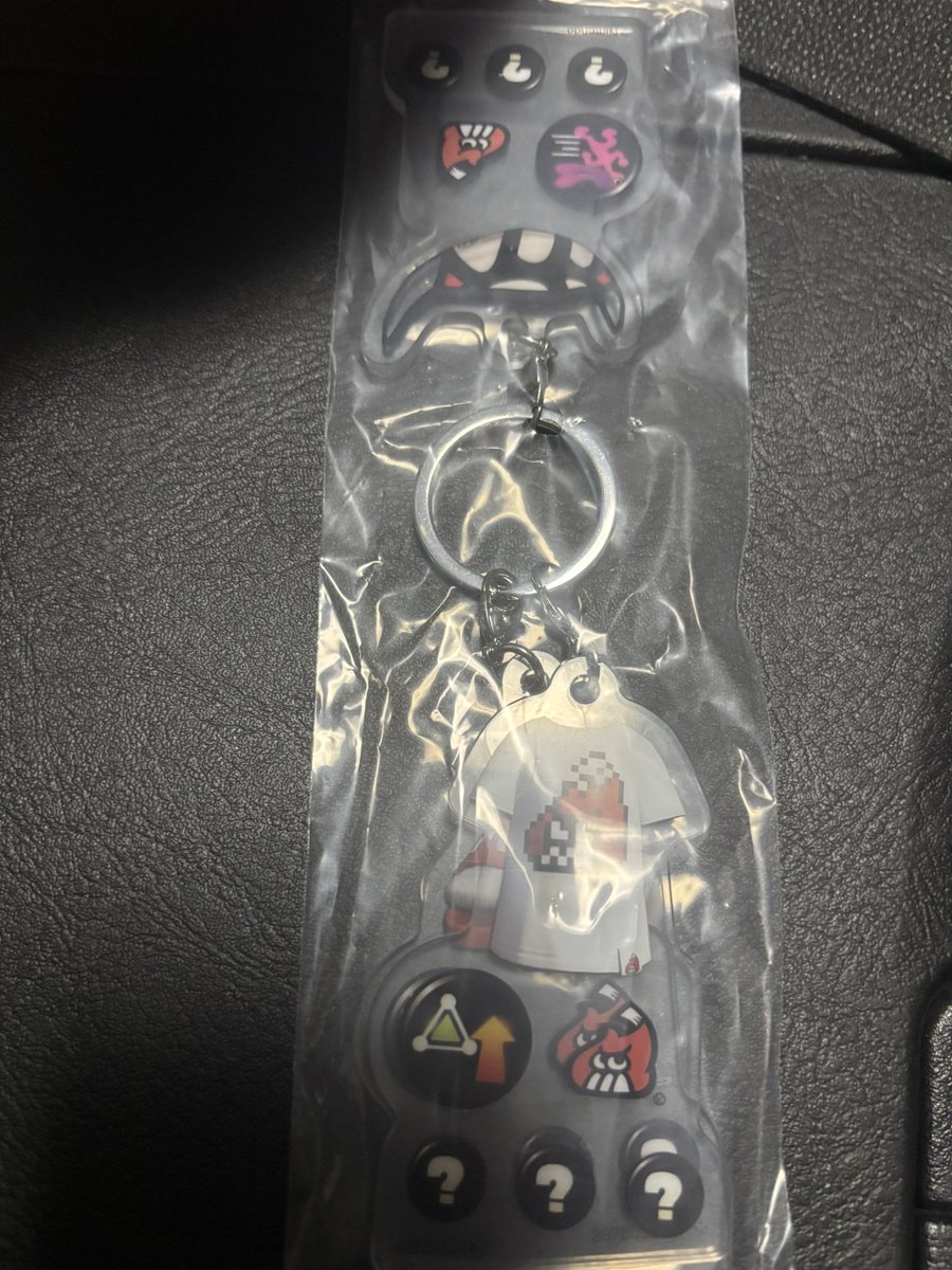 Sindoinen1's tweet photo. バトロイカ、タタキケンサキ
ホッコリー、ヤコ、バラズシ

いいんじゃない！？？
エゾッコリーも欲しかったけど、、、

1つ写真撮っといた

ガチャだと思ったらお菓子コーナーのグッズみたいなところあった https://t.co/Z6nDbAgjjV
