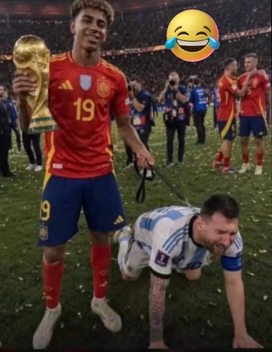 Andre1891's tweet photo. Llevando a pasear a la #perra de #España 

Llora #Messi llora... 
#copamundial2026 #worldcup2026 #worldcup https://t.co/hk0C1s3yya