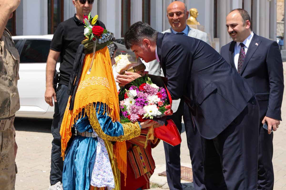 79musabeyli's tweet photo. Valimiz Sayın Ömer KALAYLI, ilçemizi ziyaret ederek göreve yeni başlayan Kaymakamımız Sayın İbrahim ŞAHİN’e hayırlı olsun dileklerini iletti.
#Musabeyli #Kilis #Valilik #HayırlıOlsun https://t.co/LK80l3Aug8