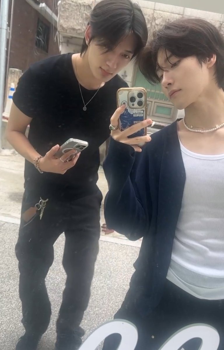kunitomera's tweet photo. aku kangen musician husband x chef husband-ku https://t.co/s3R70kCFXW