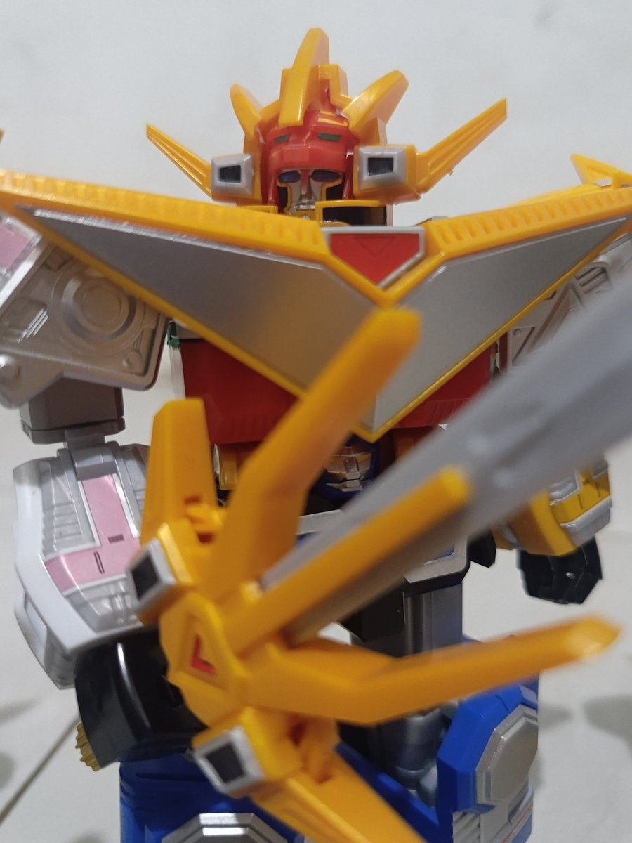 WedyaRailfans's tweet photo. The three who once fill my childhood, now they fill my collections.
#supersentai #mecha #megazord #powerrangers https://t.co/Vw9DudxYBZ