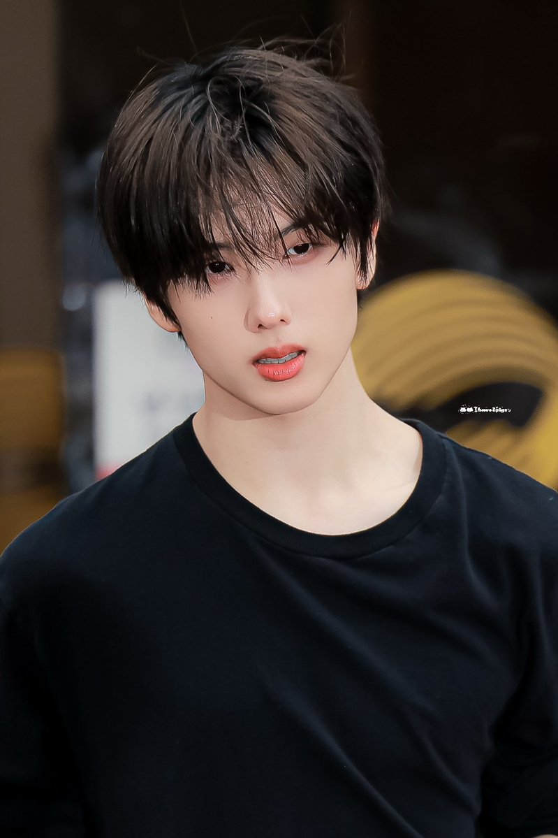 your_mystar_'s tweet photo. black JS https://t.co/rgbb4XBAp9